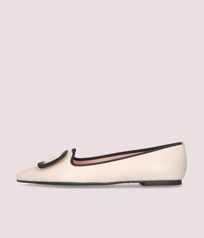 Pretty Ballerinas – Chic Monochrome Pointy Toe Flats