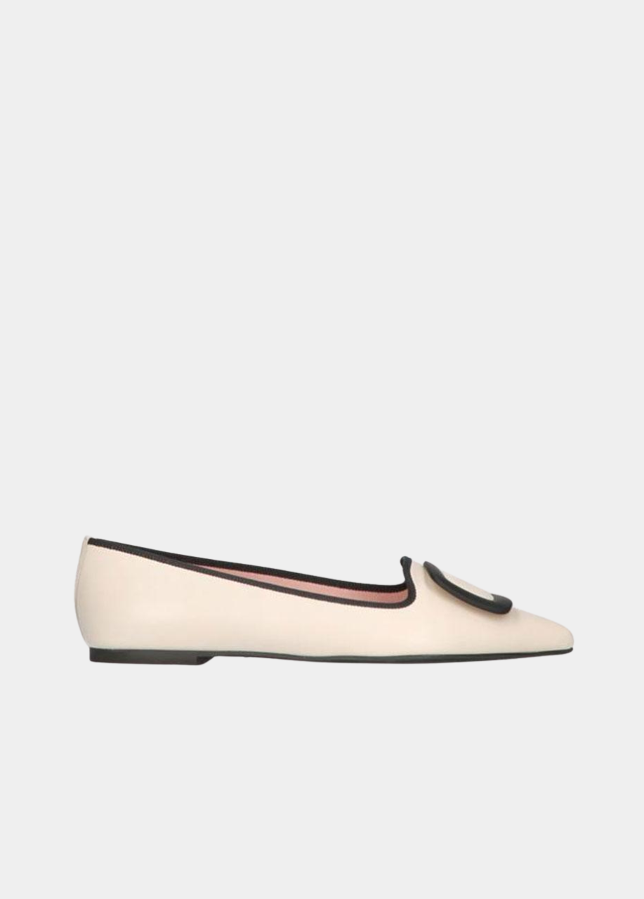 Pretty Ballerinas – Chic Monochrome Pointy Toe Flats