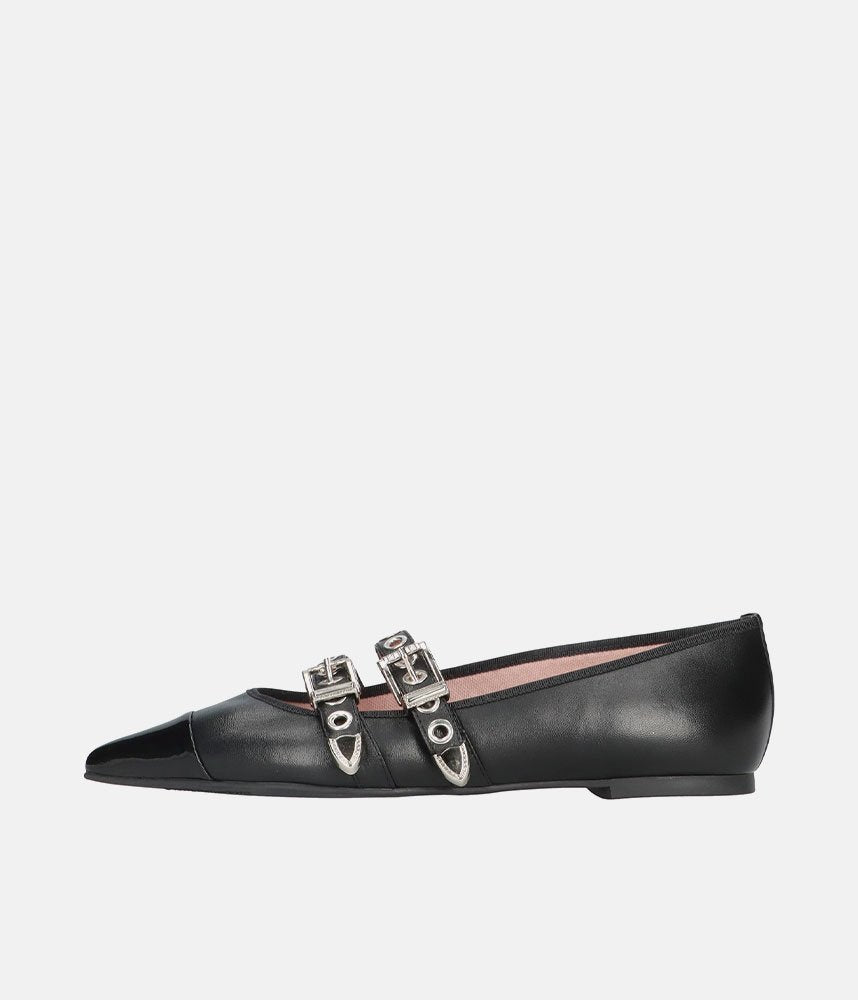 Pretty Ballerinas Fashionable Black Pointy Toe Flats