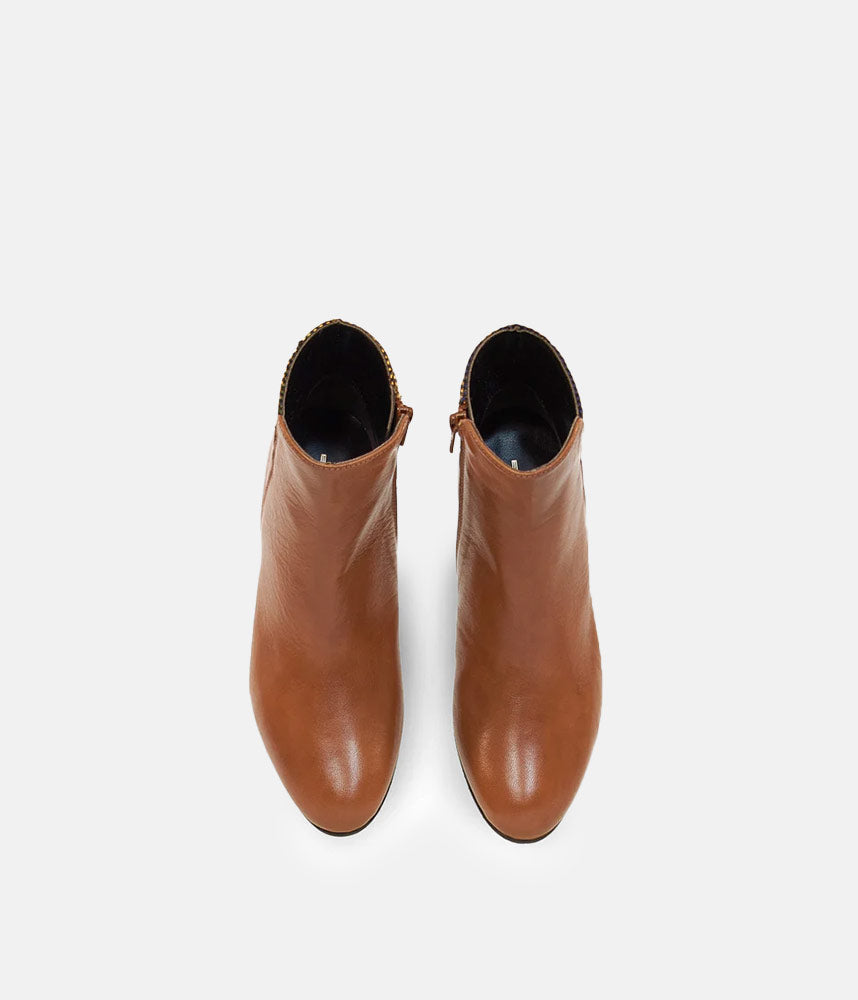 Brenda Zaro Stylish Brown Ankle Boots