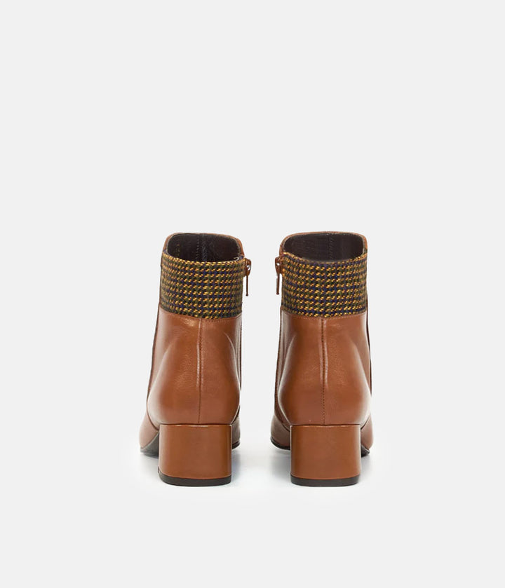 Brenda Zaro Stylish Brown Ankle Boots