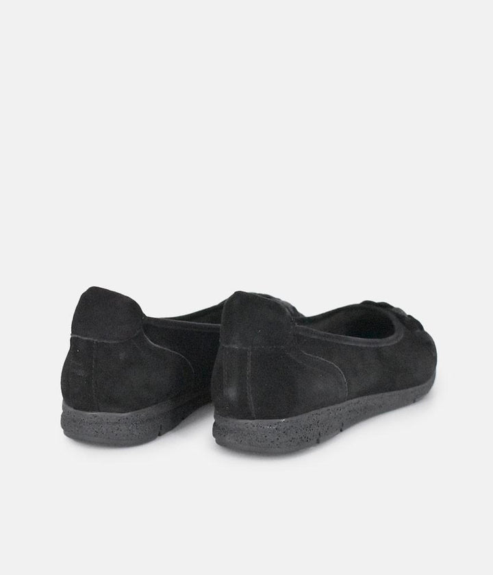 Tamaris Versatile Black Suede Round Toe Flats