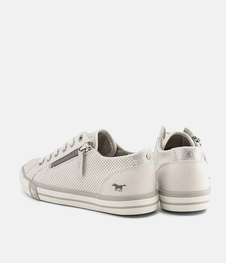 Fashionable White Mustang Trainer