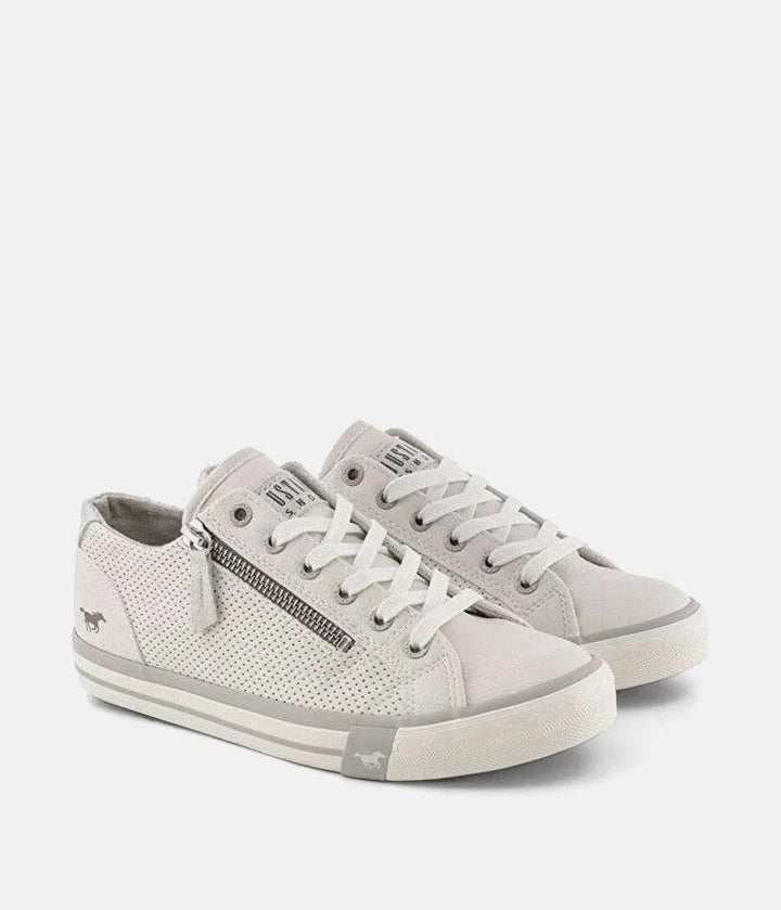 Fashionable White Mustang Trainer
