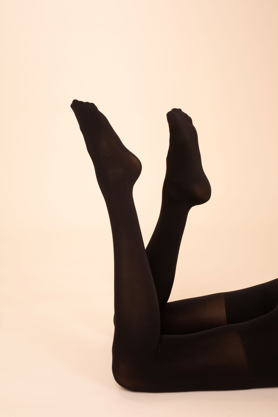 Opaque Contour - Black