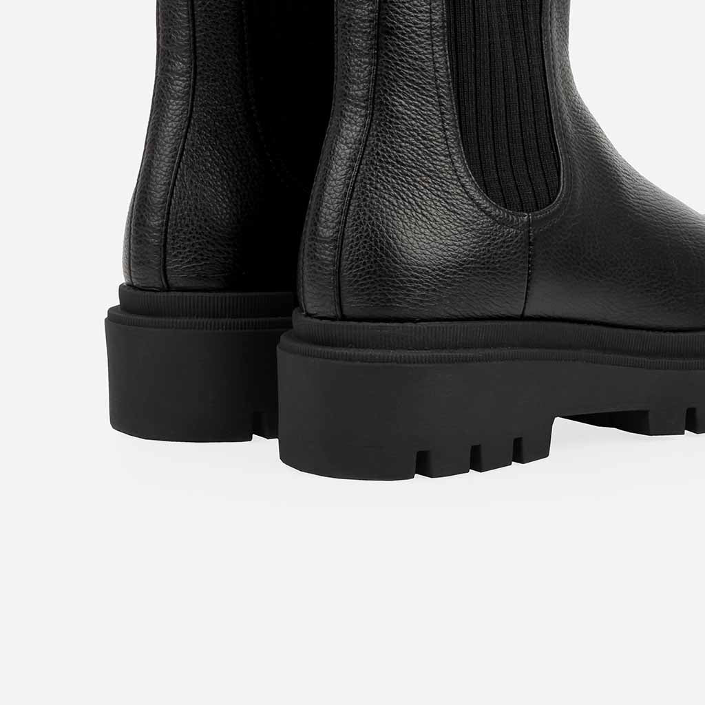 The Alpine Chelsea Boot - Black Pebble