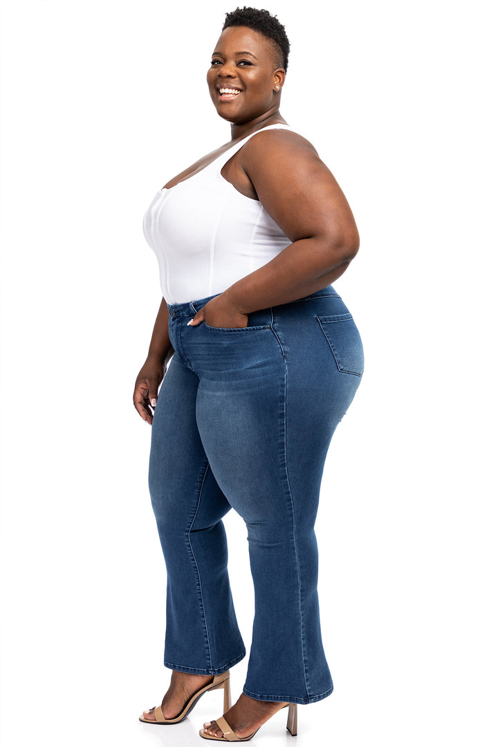 Plus 32" Better Butter Super High-Rise Flare Jeans - Donna