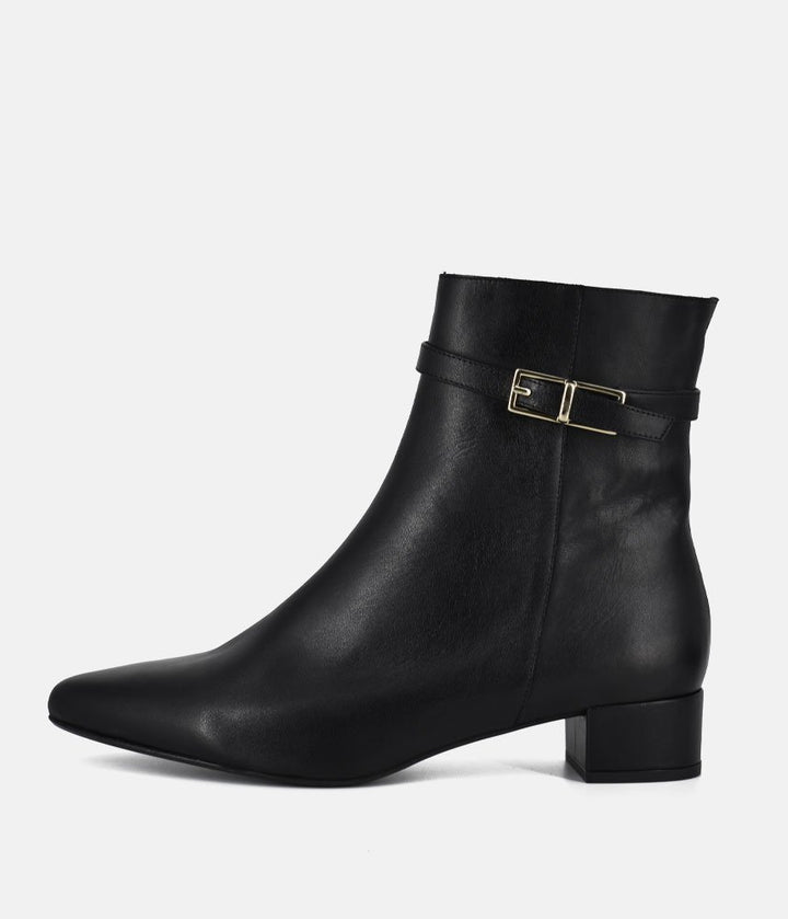 Dansi Classic Leather Ankle Boots - Black