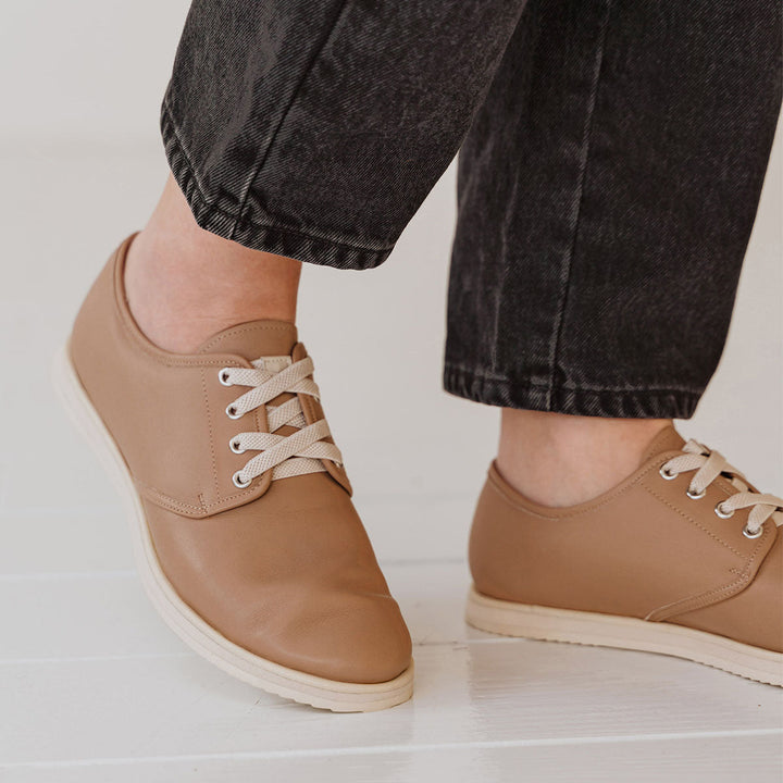 The Eyelet Sneaker - Biscotti