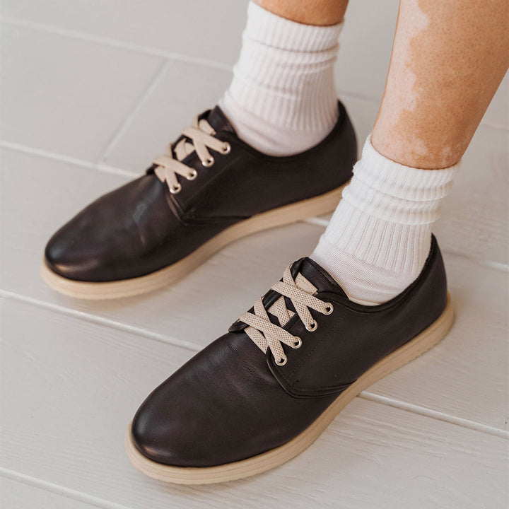 The Eyelet Sneaker - Black