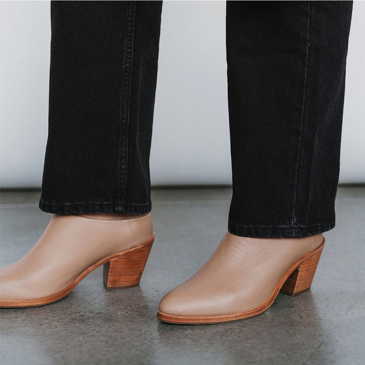 The Heeled Mule - Biscotti