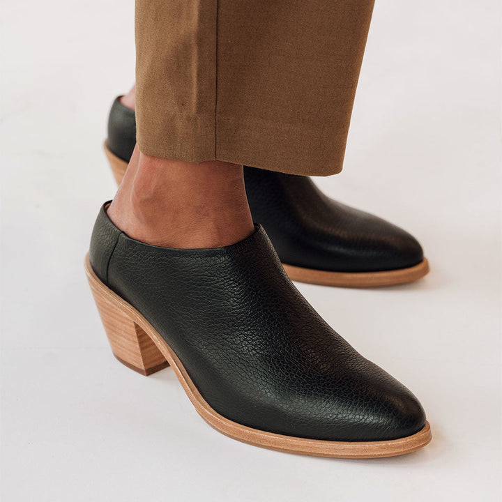 The Heeled Mule - Black Pebble