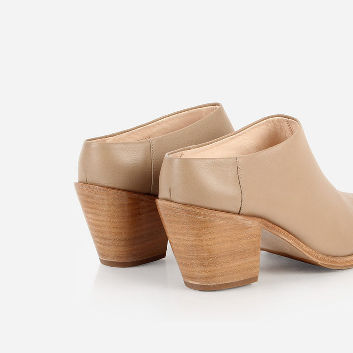 The Heeled Mule - Biscotti