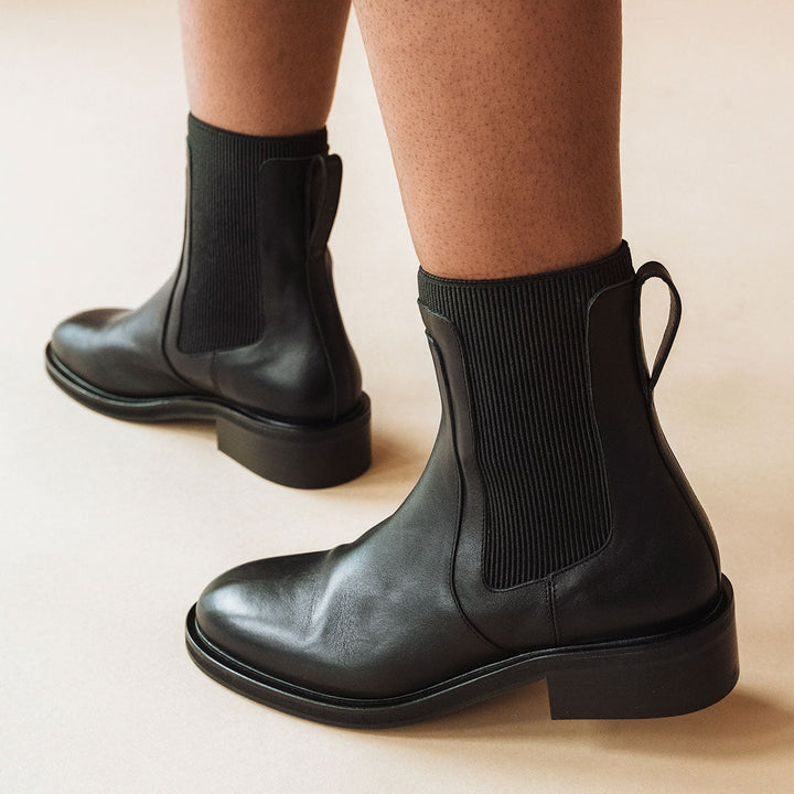 The Metro Chelsea Boot - Black