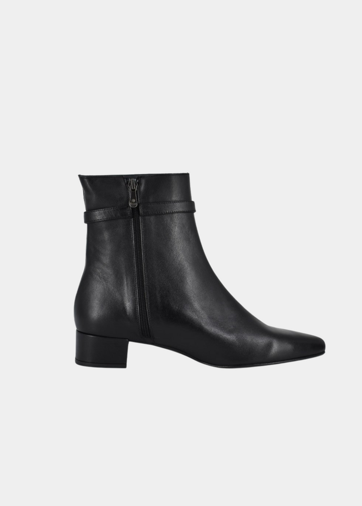 Dansi Classic Leather Ankle Boots - Black