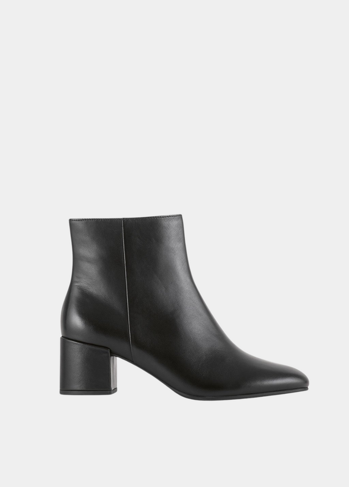 Hogl Sleek Luxurious Ankle Boots - Black