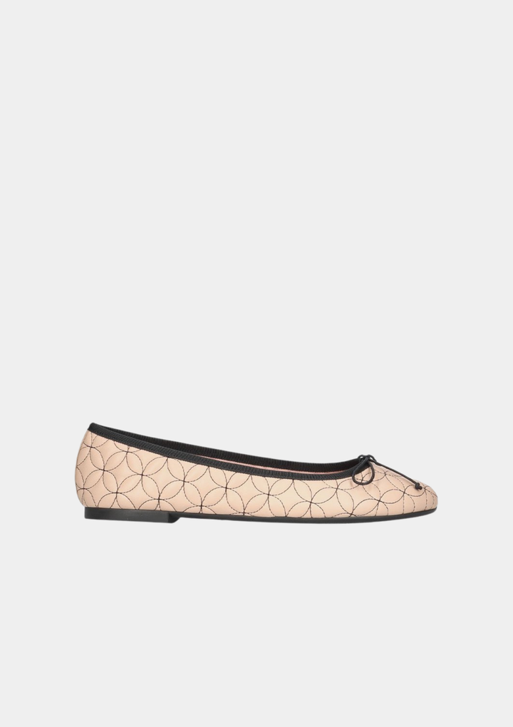 Pretty Ballerinas Elegant Quilted Ballet Flats - Beige & Black