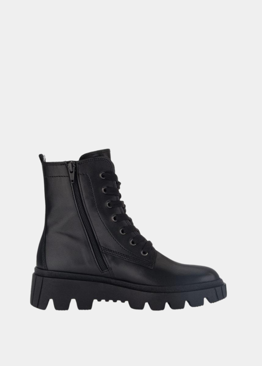 Gabor Versatile Black Leather Ankle Boots