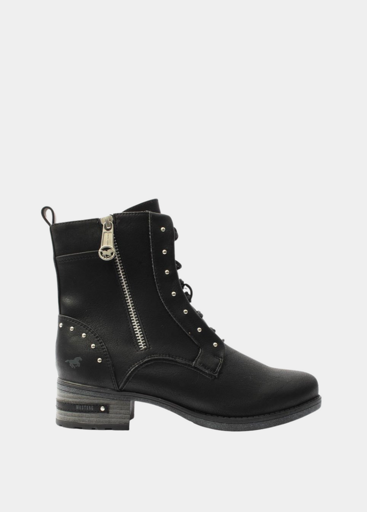 Mustang Stylish Black Ankle Boots