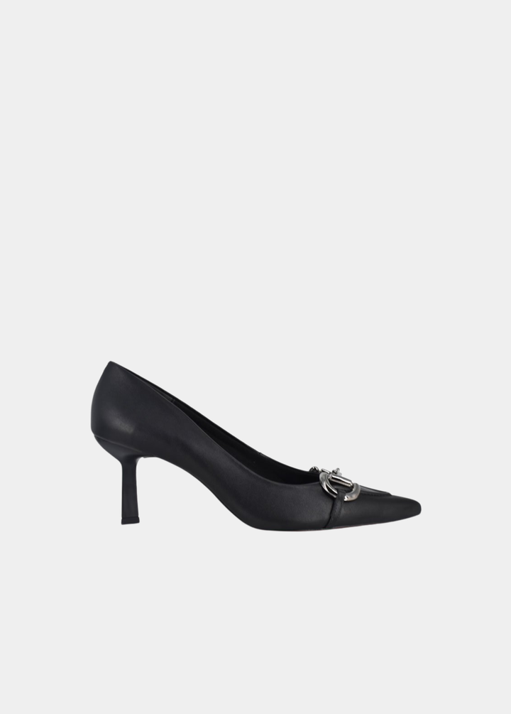 Belle & Lucy Classic Pointed Pump with Silver Bit Detail - Black
