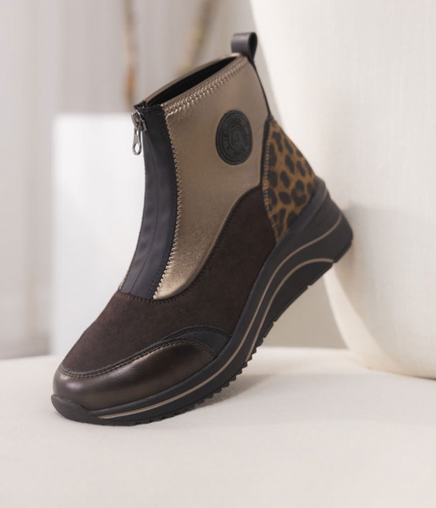 Remonte Bold and Stylish High Top Ankle Booties