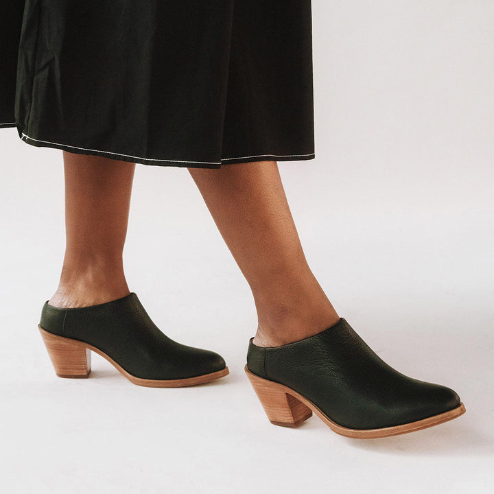 The Heeled Mule - Black Pebble