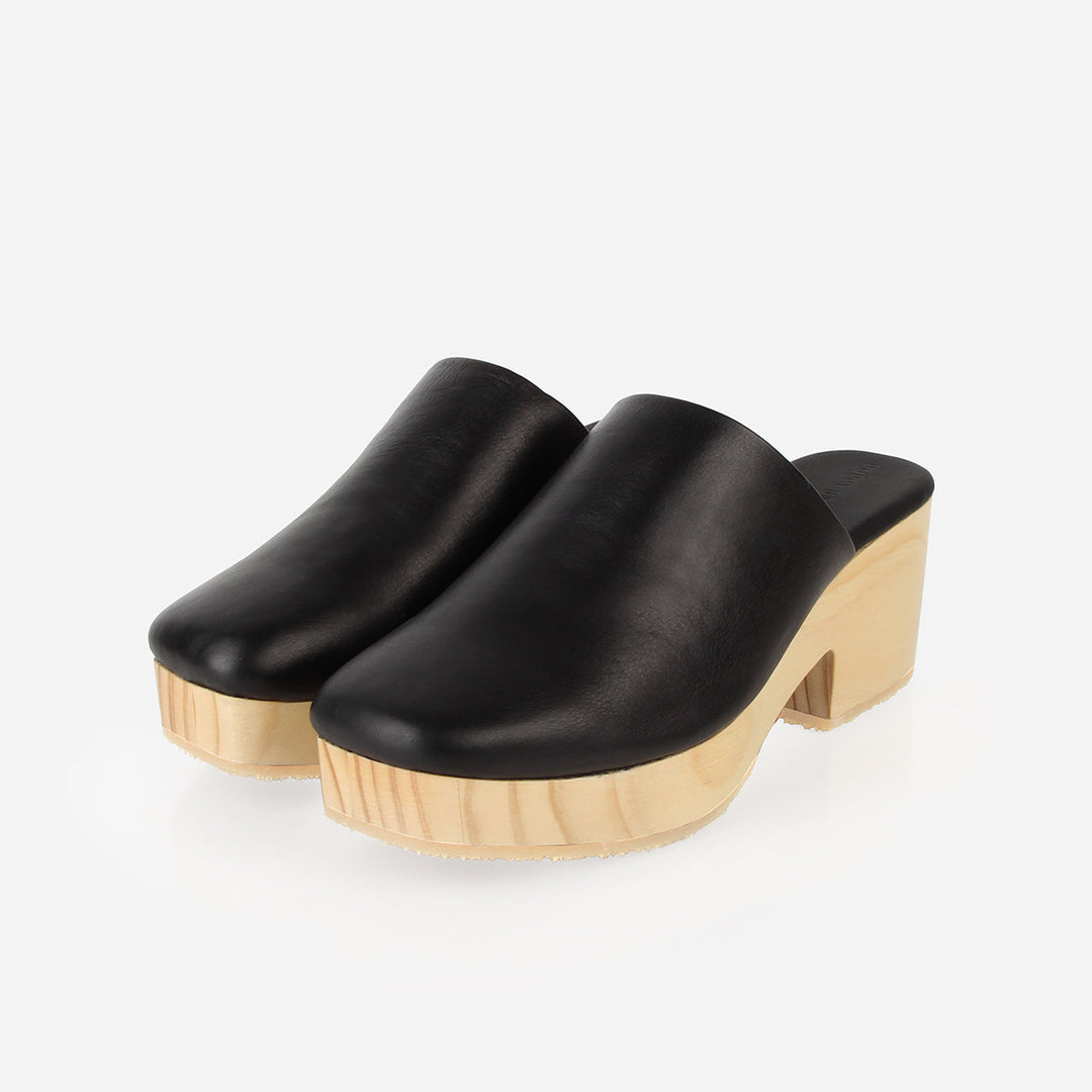 The West Coast Clog - Black