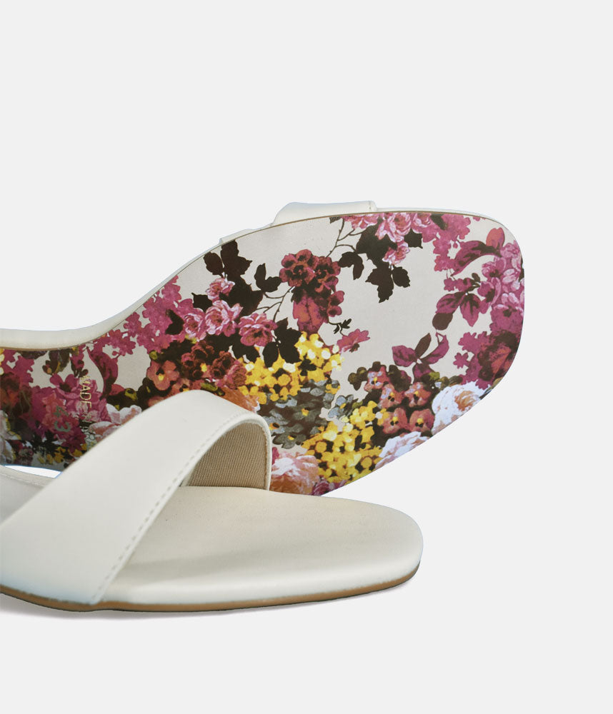 belle-lucy2783138-oversize-footwear-43eu-44eu-45eu-02.jpg