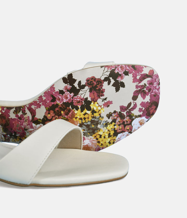 belle-lucy2783138-oversize-footwear-43eu-44eu-45eu-02.jpg