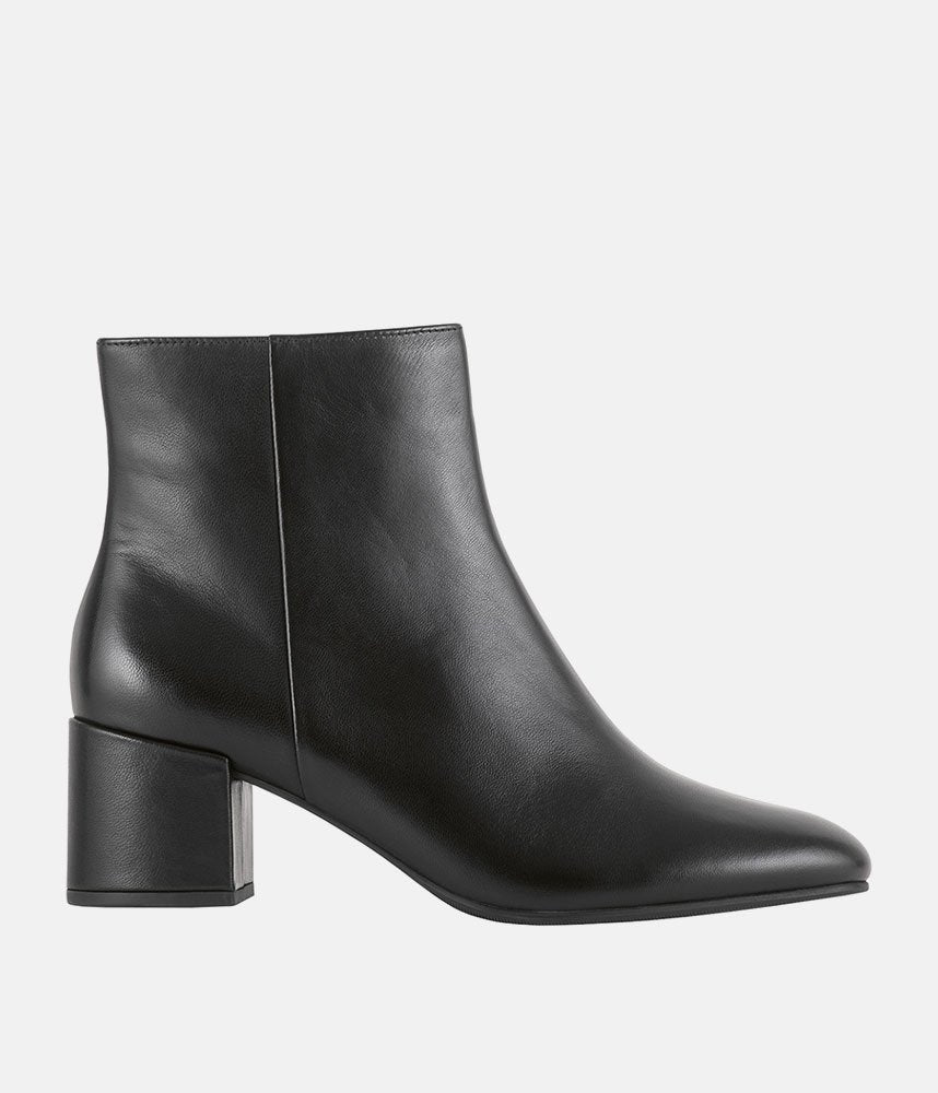 Hogl Sleek Luxurious Ankle Boots - Black