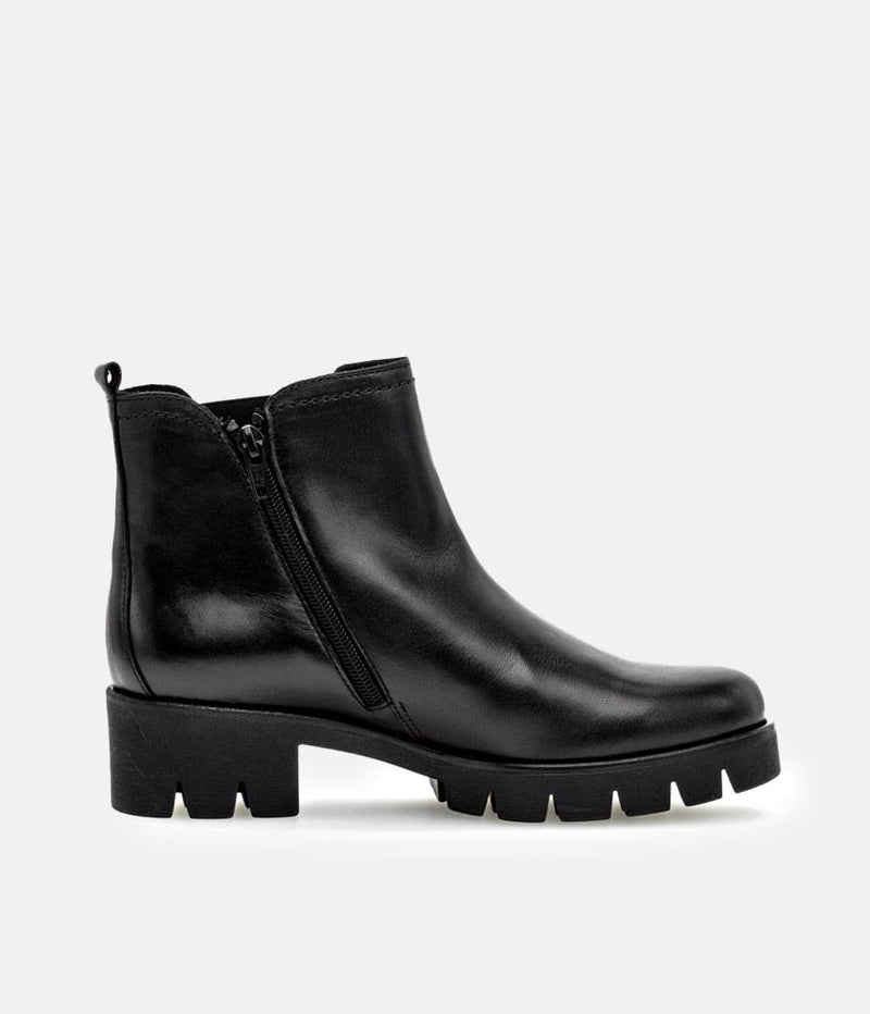 Gabor Chic Black Leather Ankle Boots