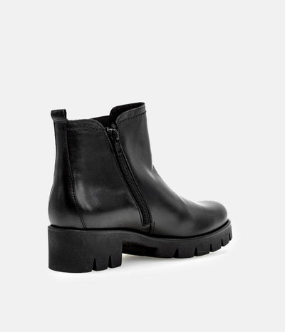 Gabor Chic Black Leather Ankle Boots