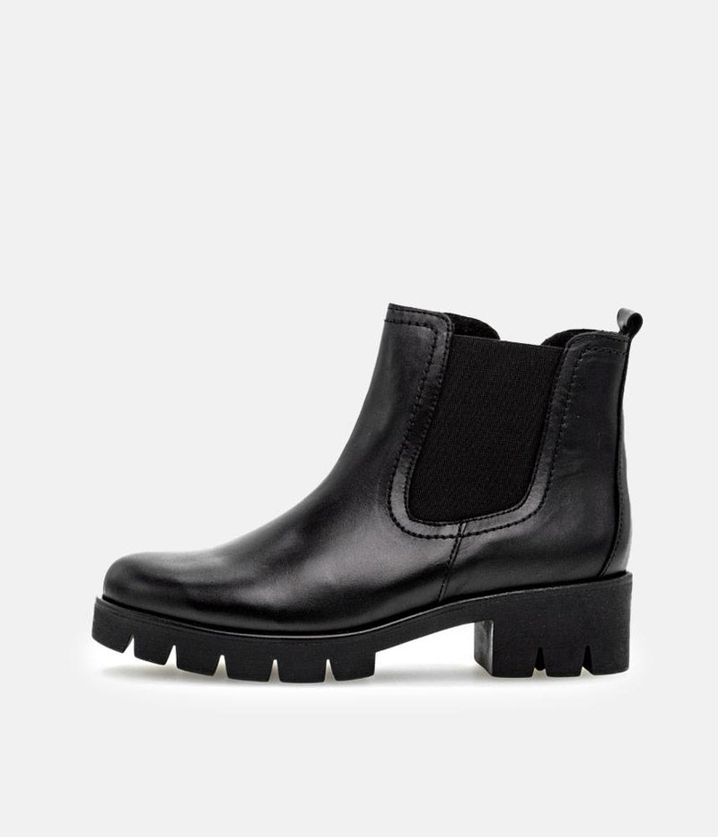 Gabor Chic Black Leather Ankle Boots