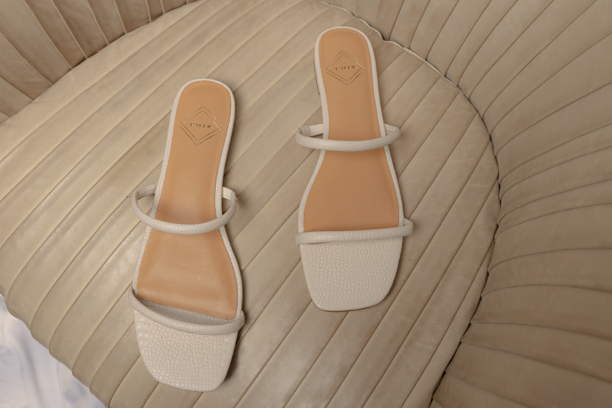 Ochi Sandals — Creme
