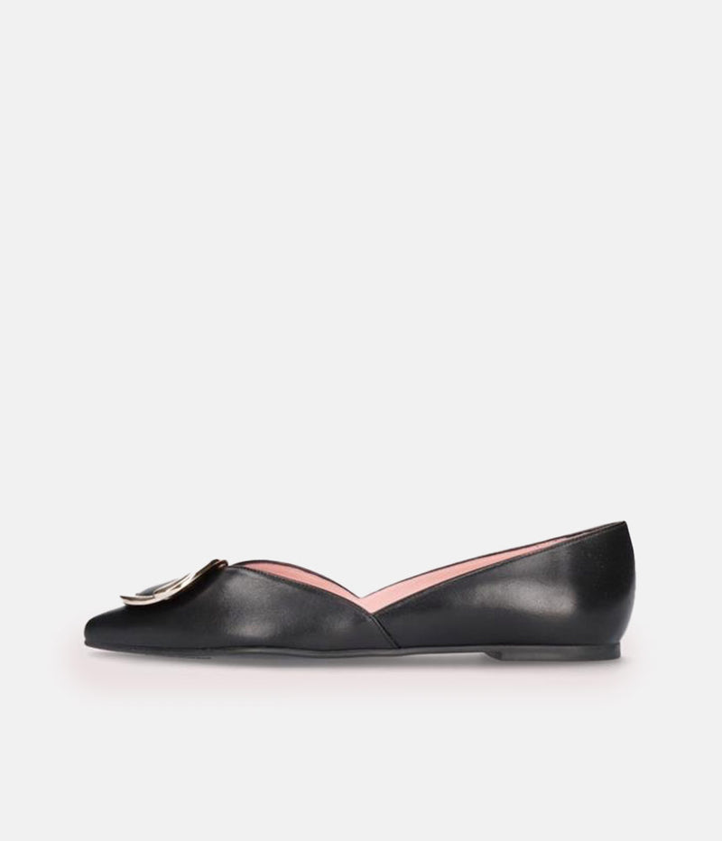 Pretty Ballerina – Chic Black Pointy Toe