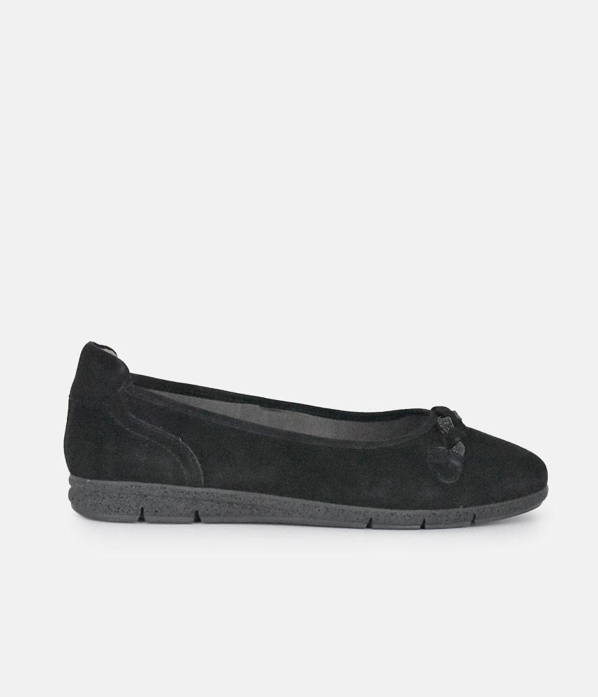 Tamaris Versatile Black Suede Round Toe Flats